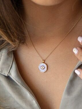 Bee necklace Q1065